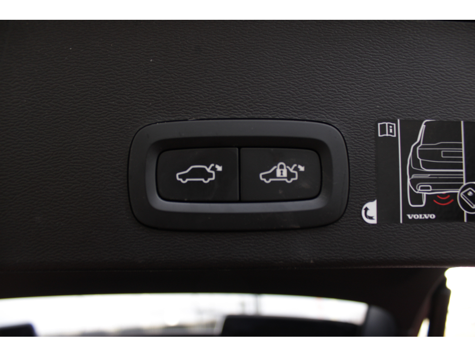 2020 Volvo XC40 2.0T5 INSCRIPTION EDITION 5DR ESTATE AUTOMATIC // VERY RARE CAR WITH HUGE SPEC // BUY WITH CONFIDENCE AA AND SIMIM APPROVED DEALER 2026 // FINANCE ARRANGED // ALL TRADE INS WELCOME // €29,950