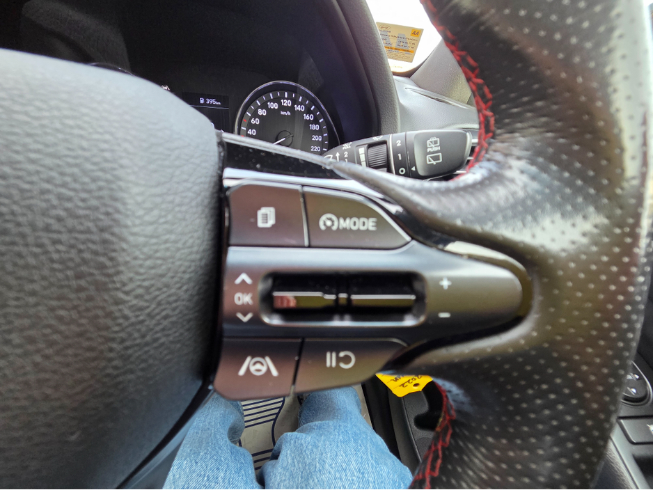 2022 Hyundai i30 - image 23