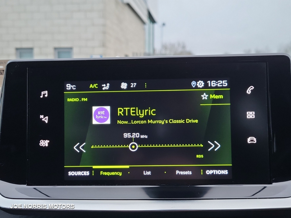 2022 Peugeot 2008 ALLURE 1.5 BLUE HDI 110 €22,995