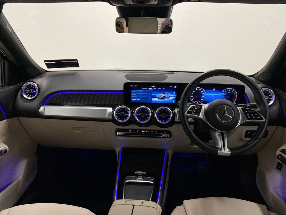 2025 Mercedes-Benz GLB - image 10