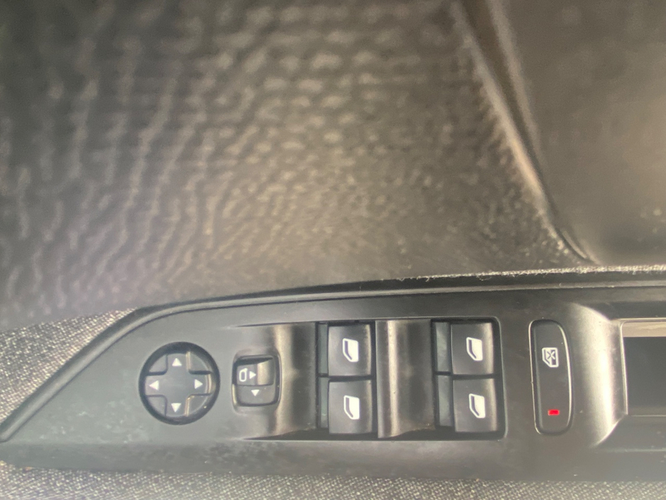 2019 Peugeot 3008 - image 29