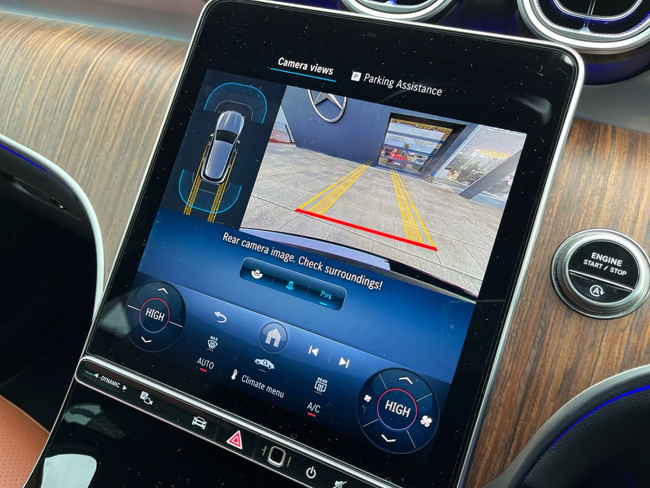 2025 Mercedes-Benz GLC Class - image 25