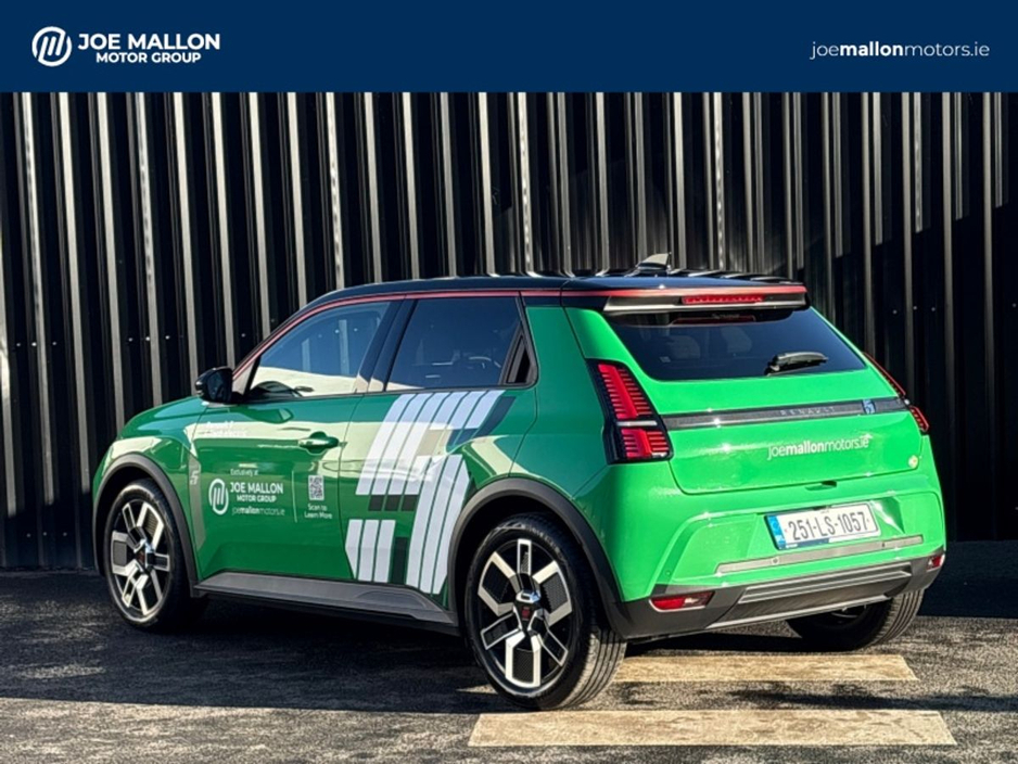 2025 Renault 5 - image 2