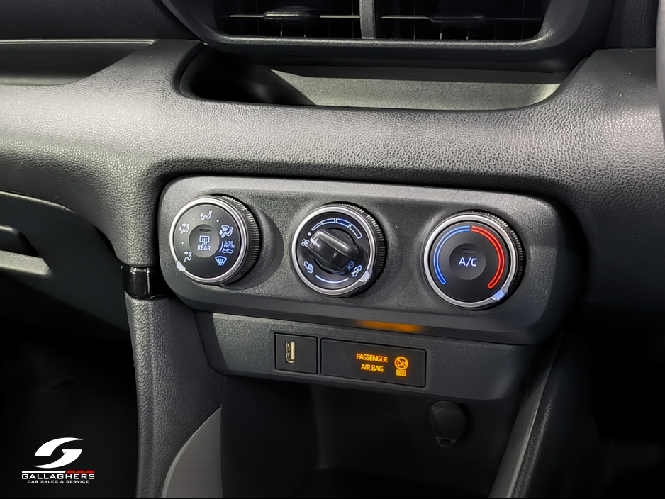 2024 Toyota Yaris (241) LUNA 1.5 PETROL IRISH CAR 1 OWNER €22,495