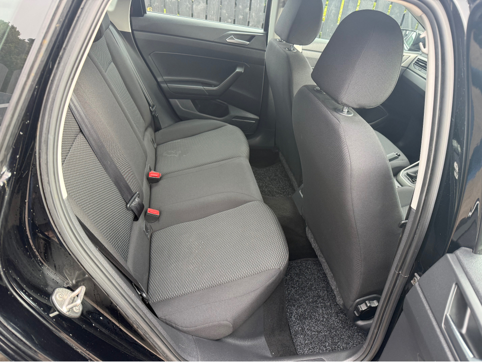 2018 Volkswagen Polo - image 9