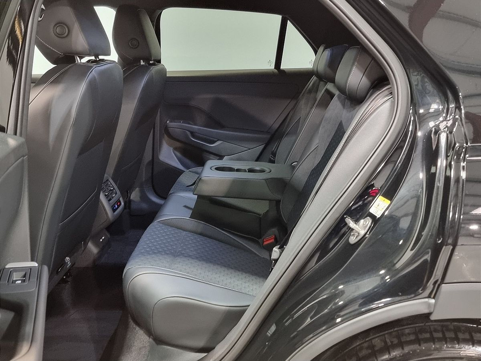 2026 Volkswagen T-Roc - image 7