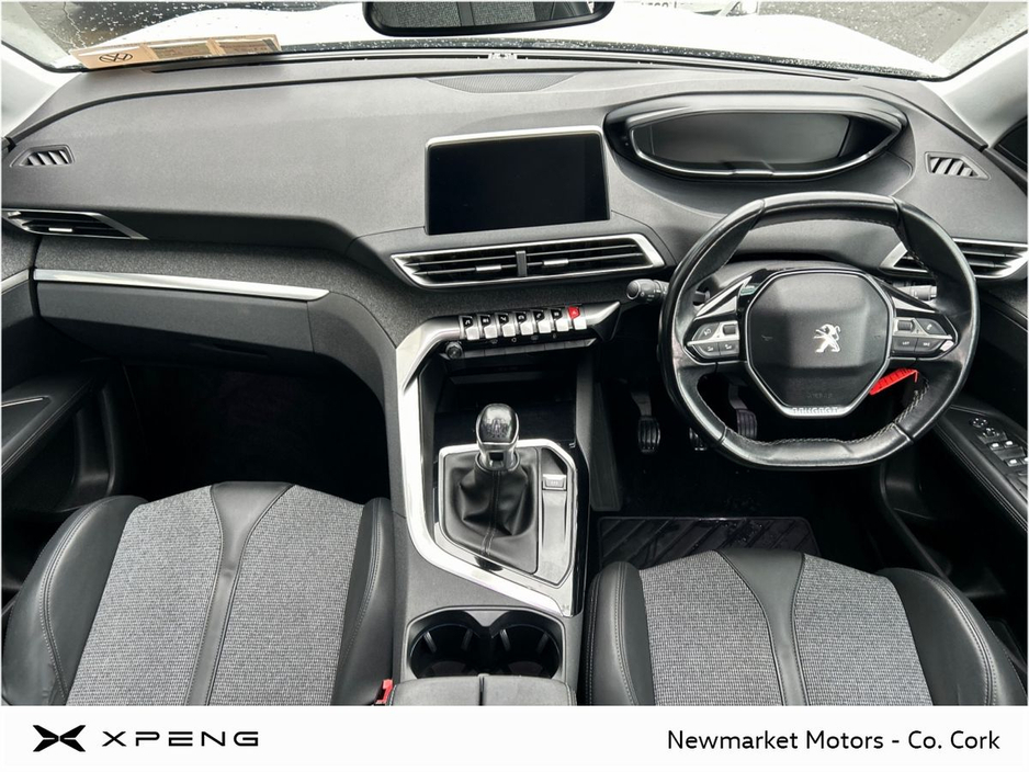 2019 Peugeot 3008 - image 9