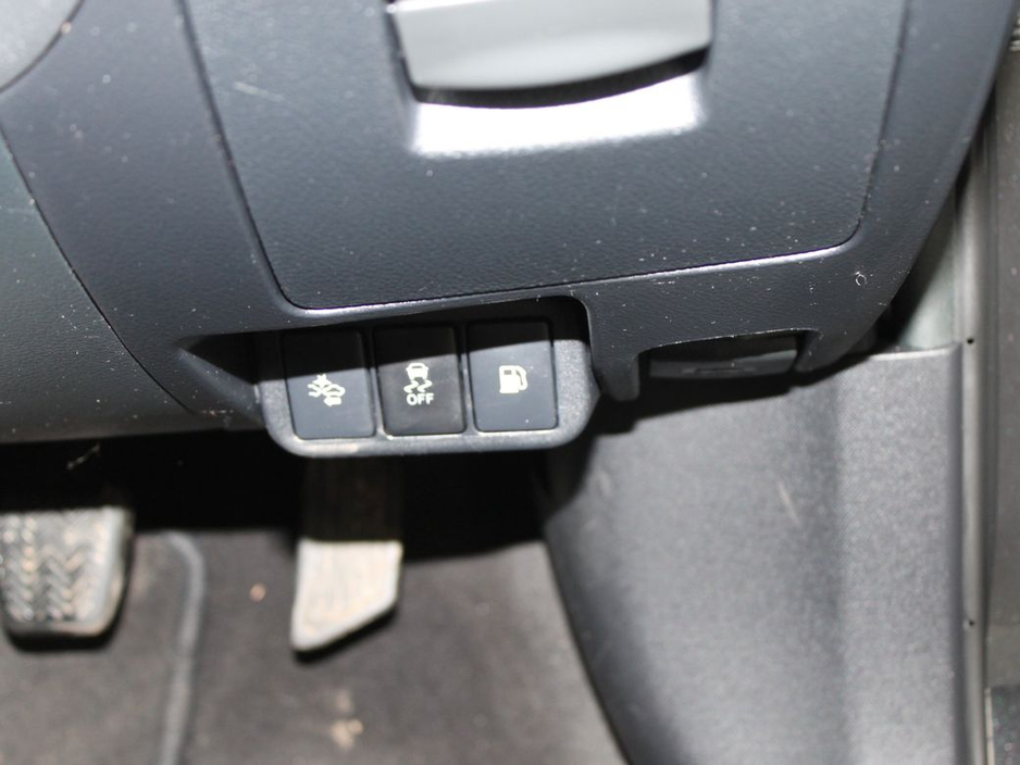 2016 Toyota Avensis - image 25