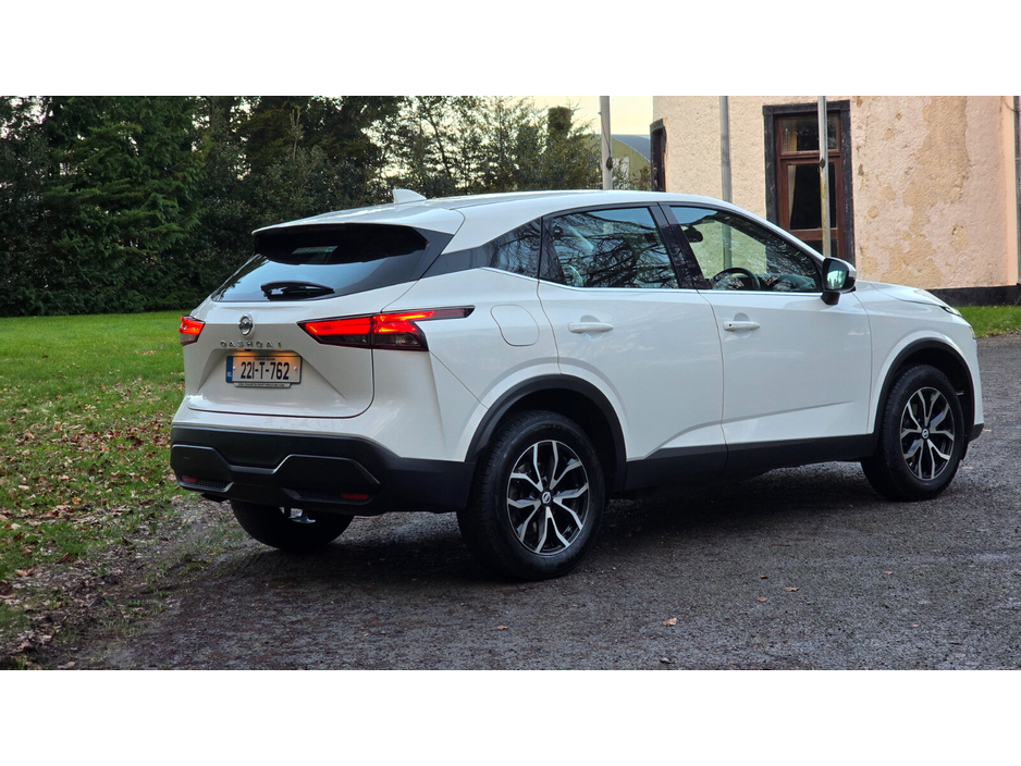 2022 Nissan Qashqai - image 5