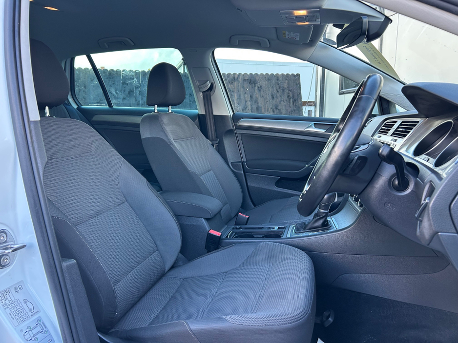 2016 Volkswagen Golf - image 6