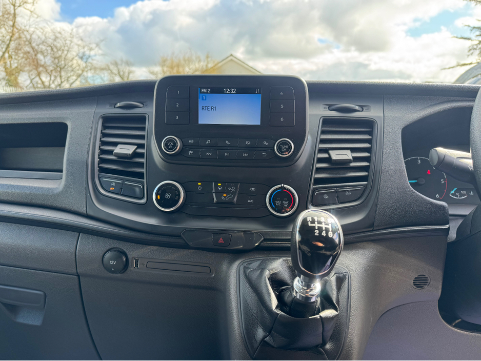 2022 Ford Transit Custom - image 11