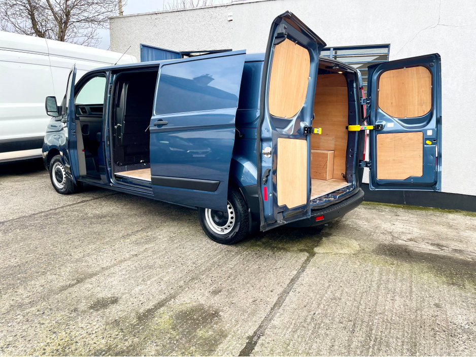 2023 Ford Transit Custom - image 27