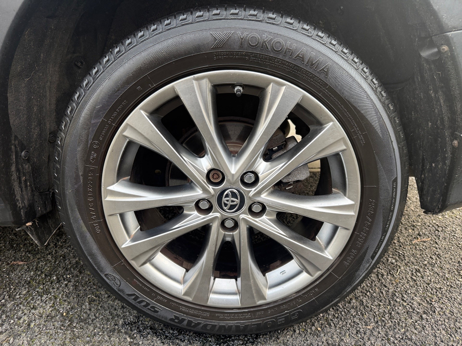 2016 Toyota Rav4 - image 10