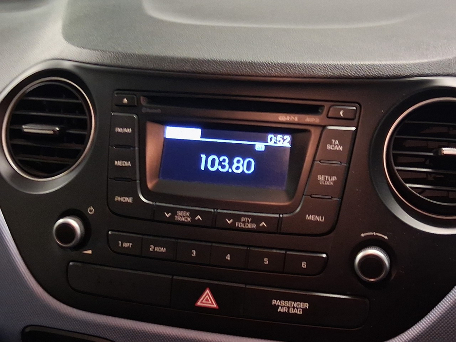 2015 Hyundai i10 - image 12