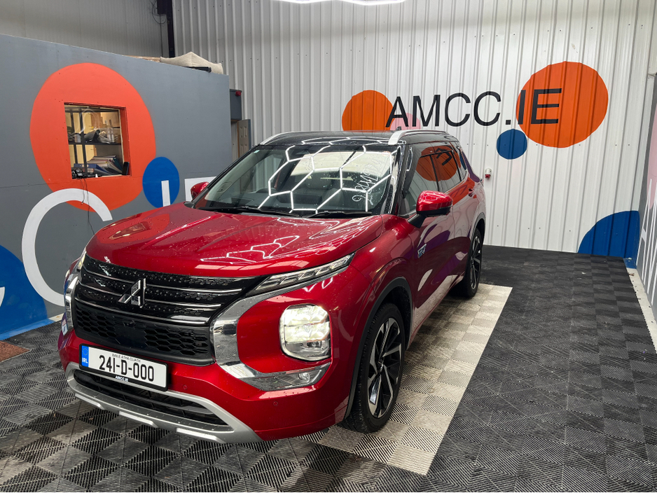 2024 Mitsubishi Outlander - image 5