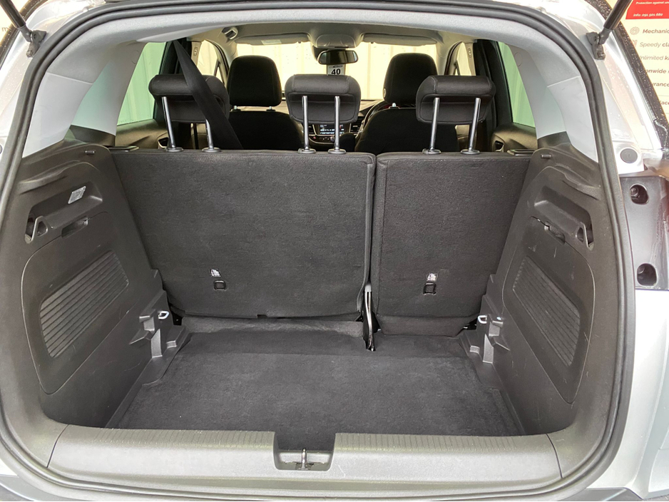 2023 Opel Crossland X - image 18