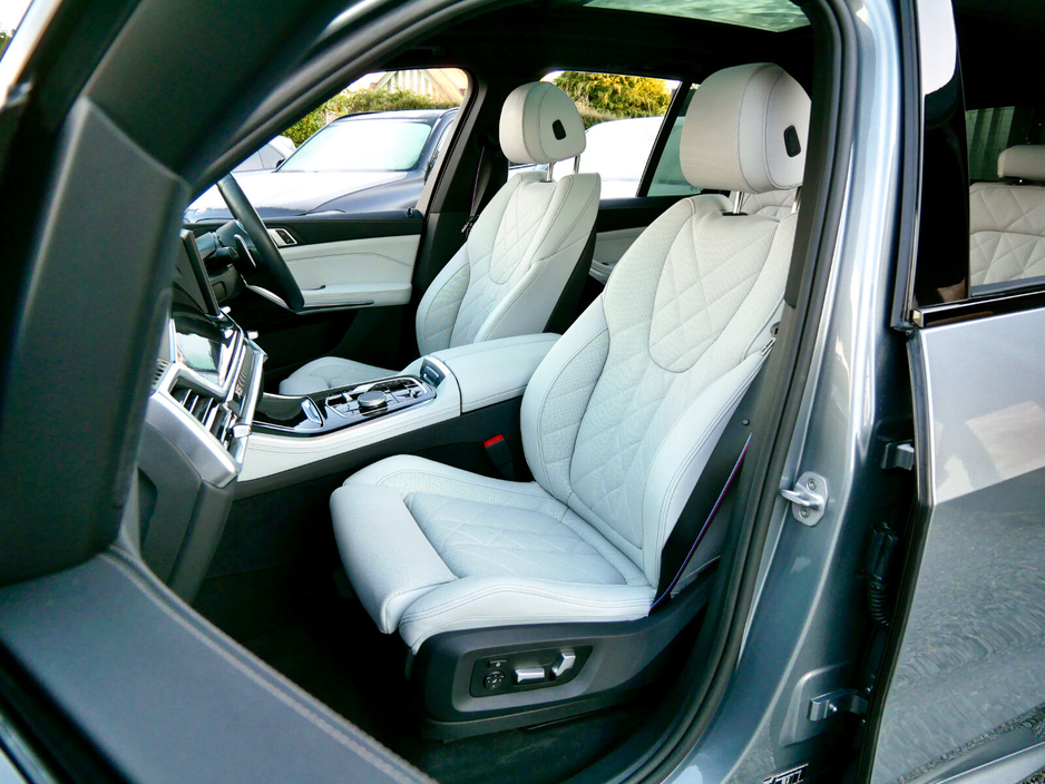 2025 BMW X5 xDrive50e M Sport €99,950