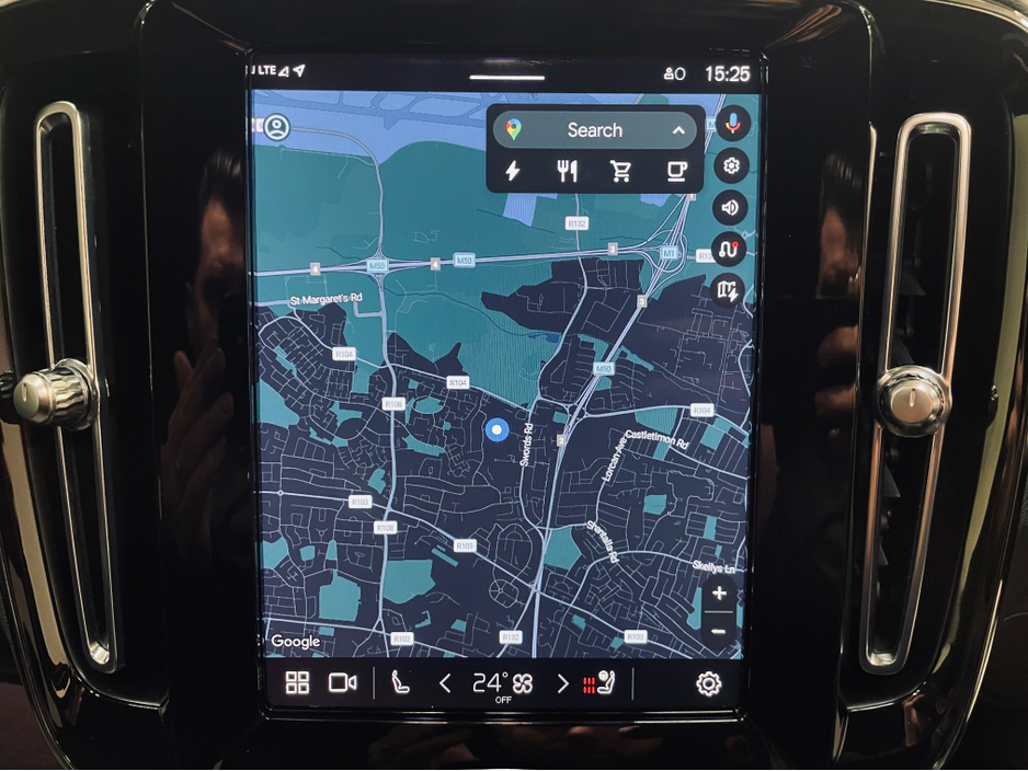 2023 Volvo XC40 - image 16