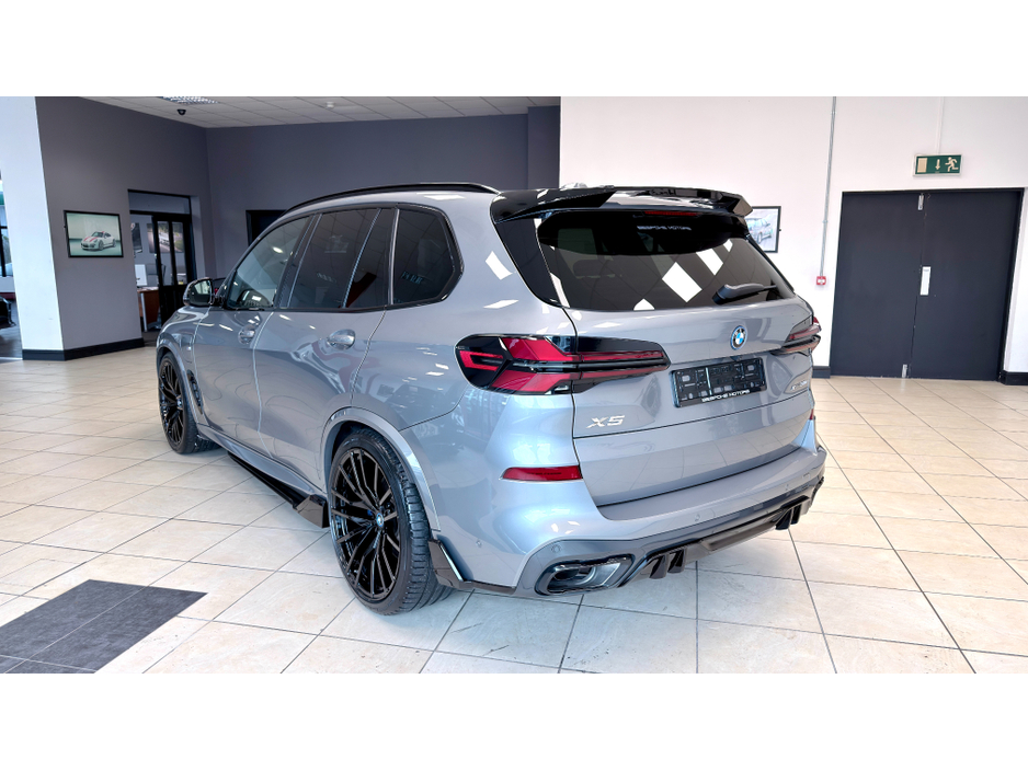 2025 BMW X5 - image 22