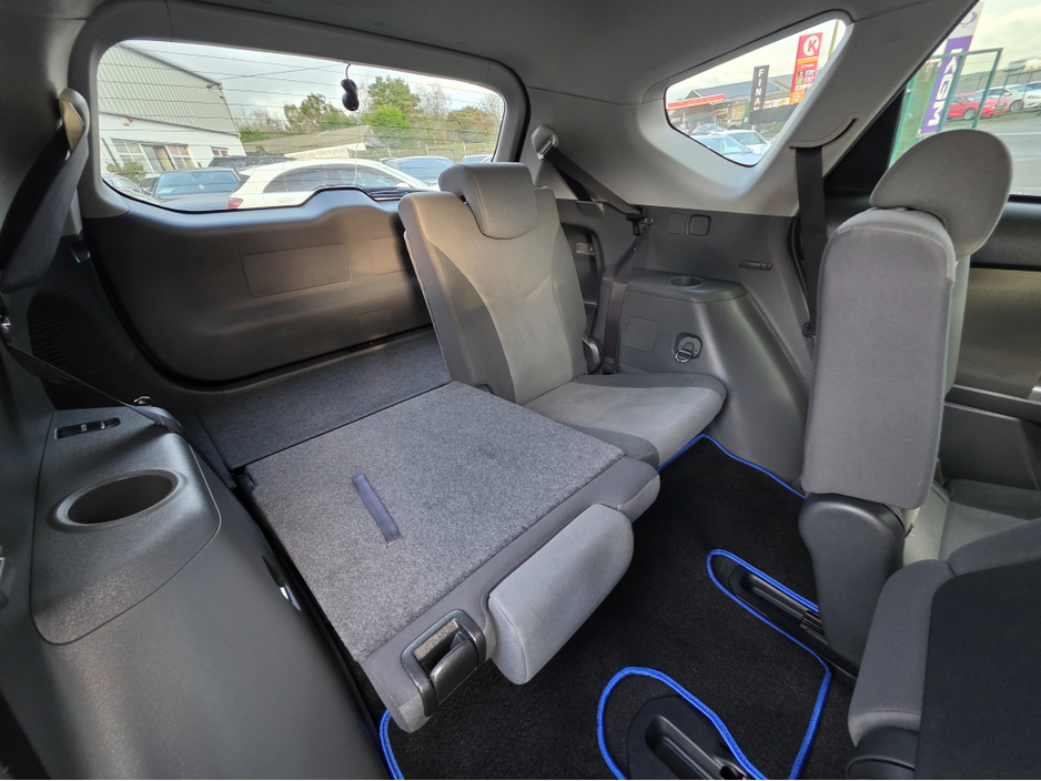 2013 Toyota Prius Alpha (7 Seater) - SELF CHARGING HYBRID -ALLOYS - REVERSE CAMERA -SIMI DEALER - LOW ROAD TAX BAND €13,450