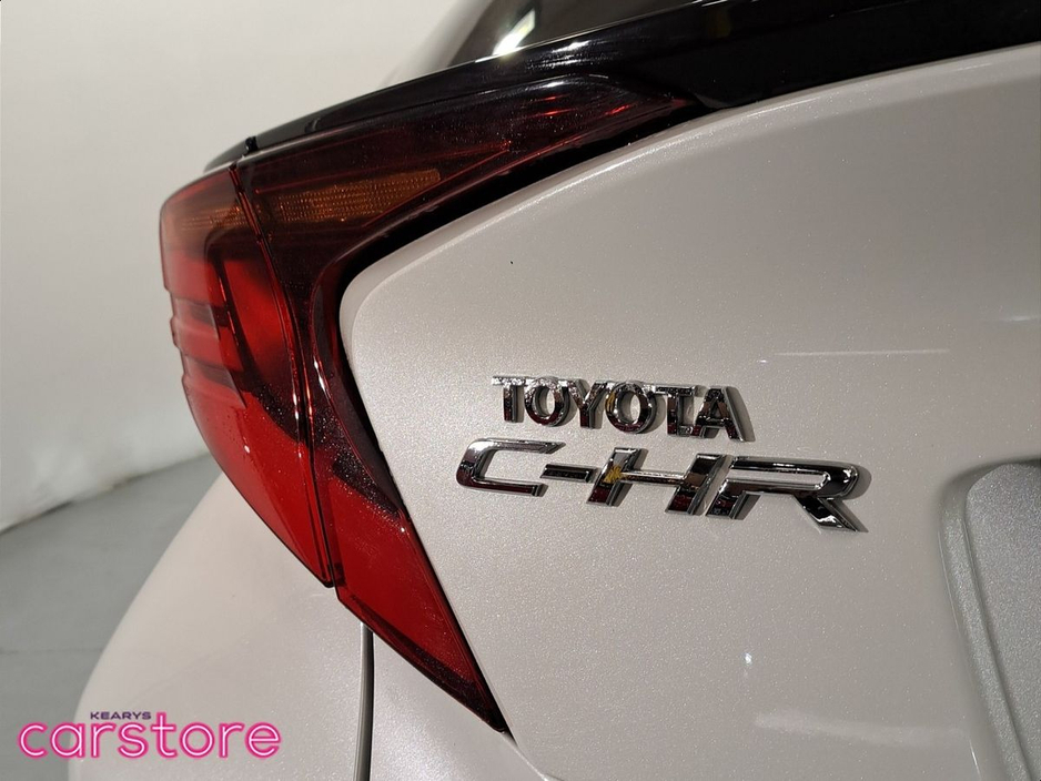 2022 Toyota C-HR 1.8 HYBRID SOL €27,880