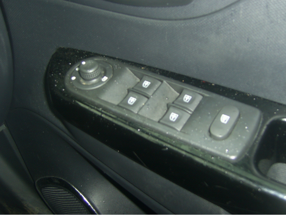 2016 Renault Captur SIGNATURE 1.5 DCI 90 20 4DR €8,750