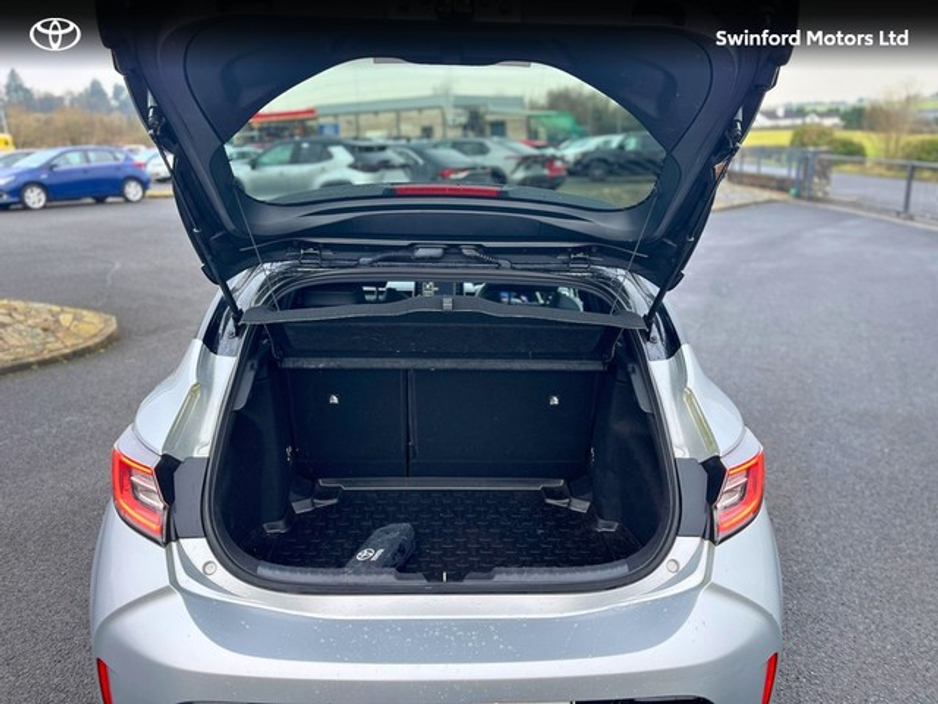 2022 Toyota Corolla HYBRID L/SPORT HB 4DR €26,950