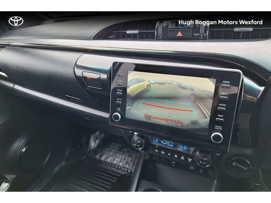 2023 Toyota Hilux - image 12