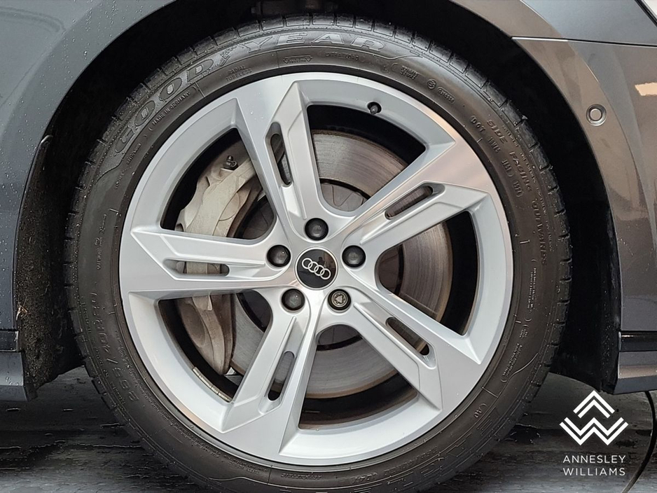 2024 Audi A8 - image 11