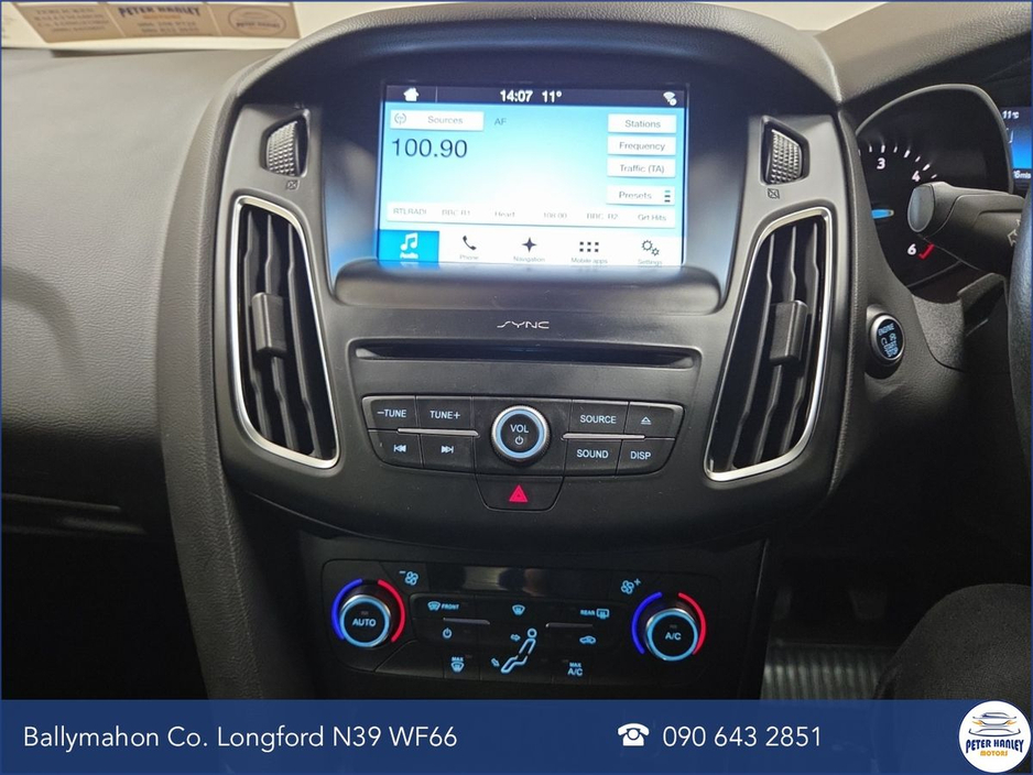 2017 Ford Focus - image 17