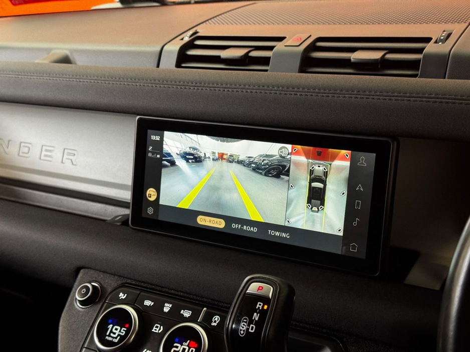 2021 Land Rover Defender - image 18