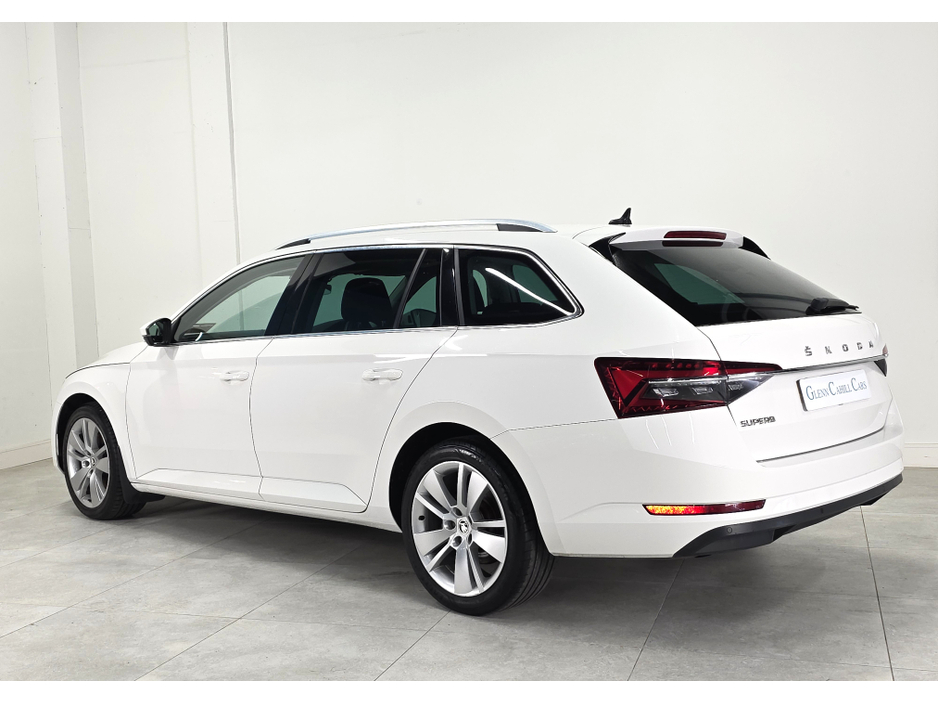 2020 Skoda Superb - image 12