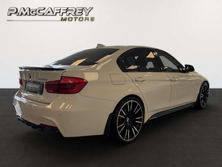 2018 BMW 3 Series - image 5