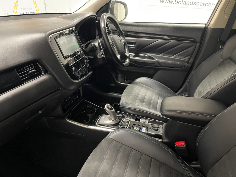 2018 Mitsubishi Outlander (Low Km's) HYBRID 2.4 PHEV AUTOMATIC 5DR MODEL  www.bolandscarcentre.ie €20,900