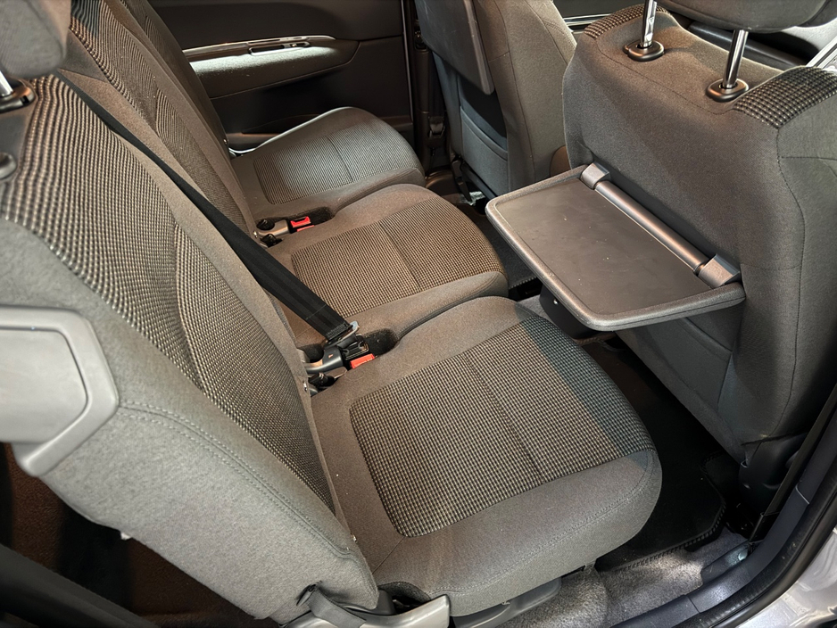 2016 Peugeot 5008 - image 16