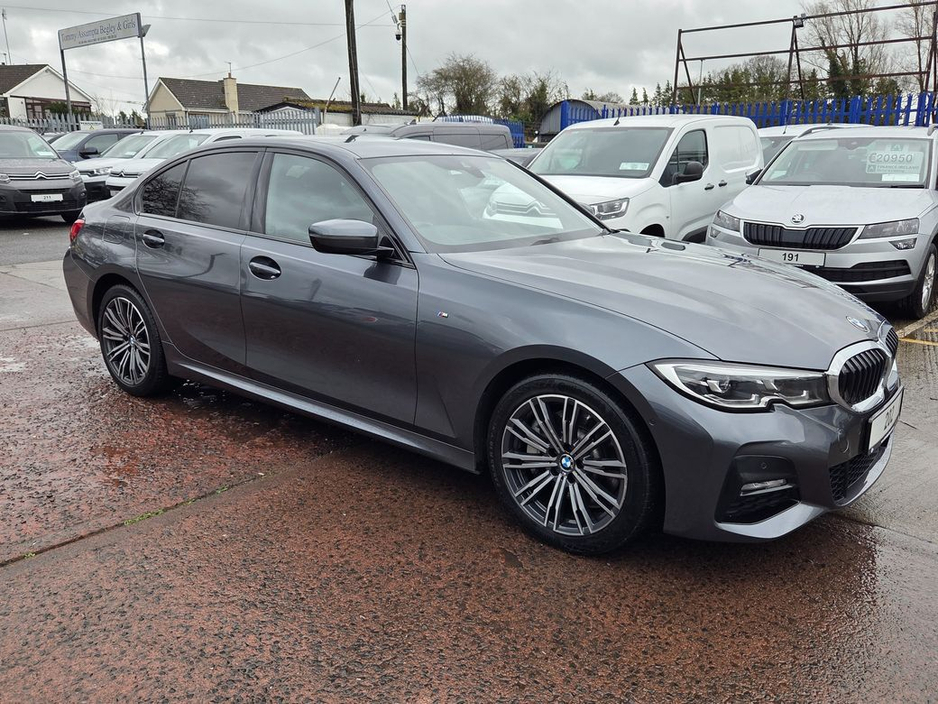 2020 BMW 3 Series - image 9