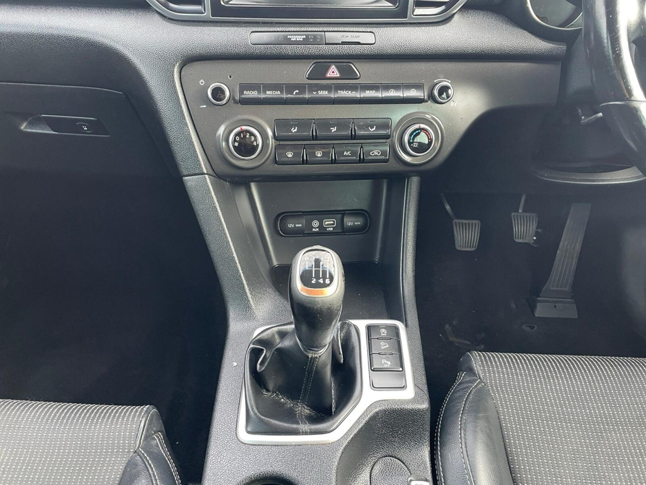 2016 Kia Sportage - image 10