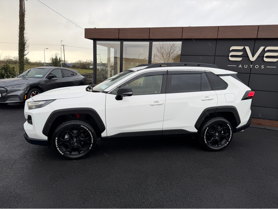 2023 Toyota Rav4 - image 9