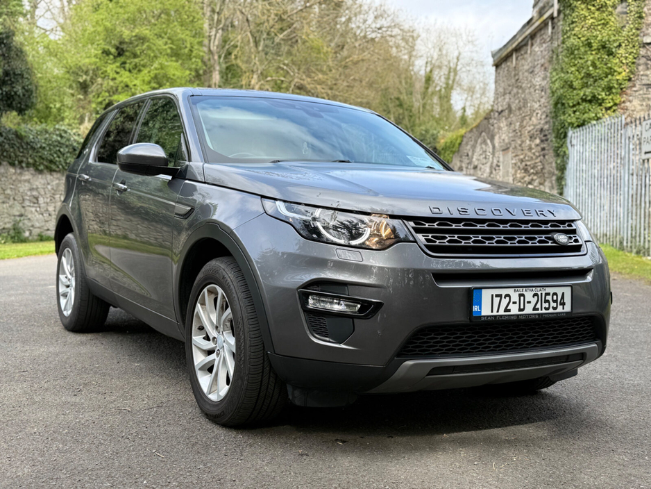 2017 Land Rover Discovery Sport - image 3