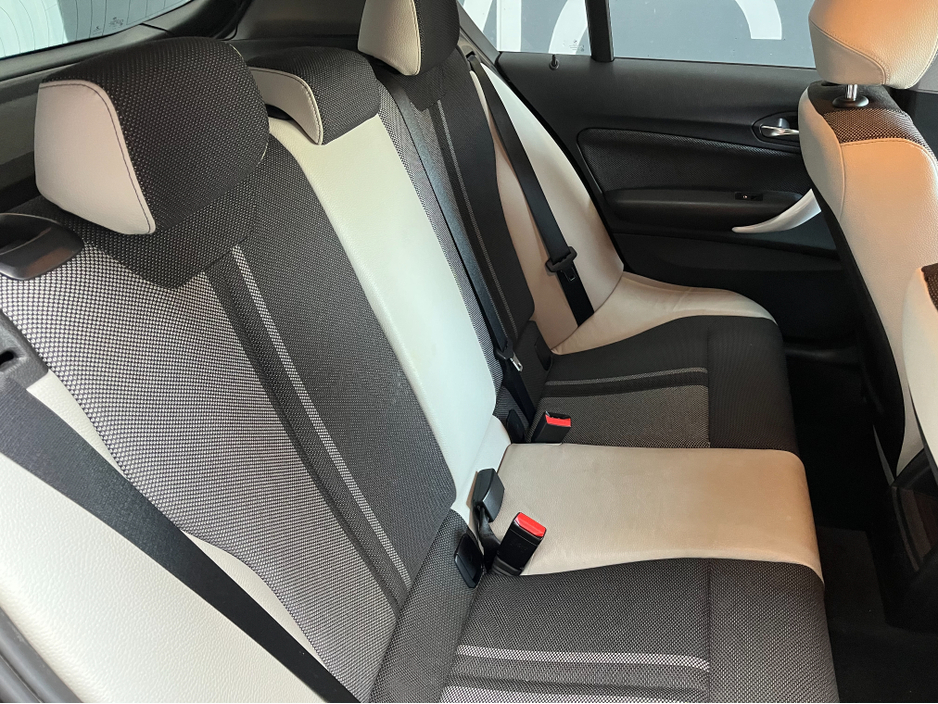 2015 BMW 1 Series - image 11