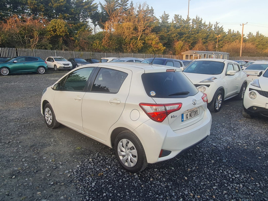 2018 Toyota Vitz - image 7