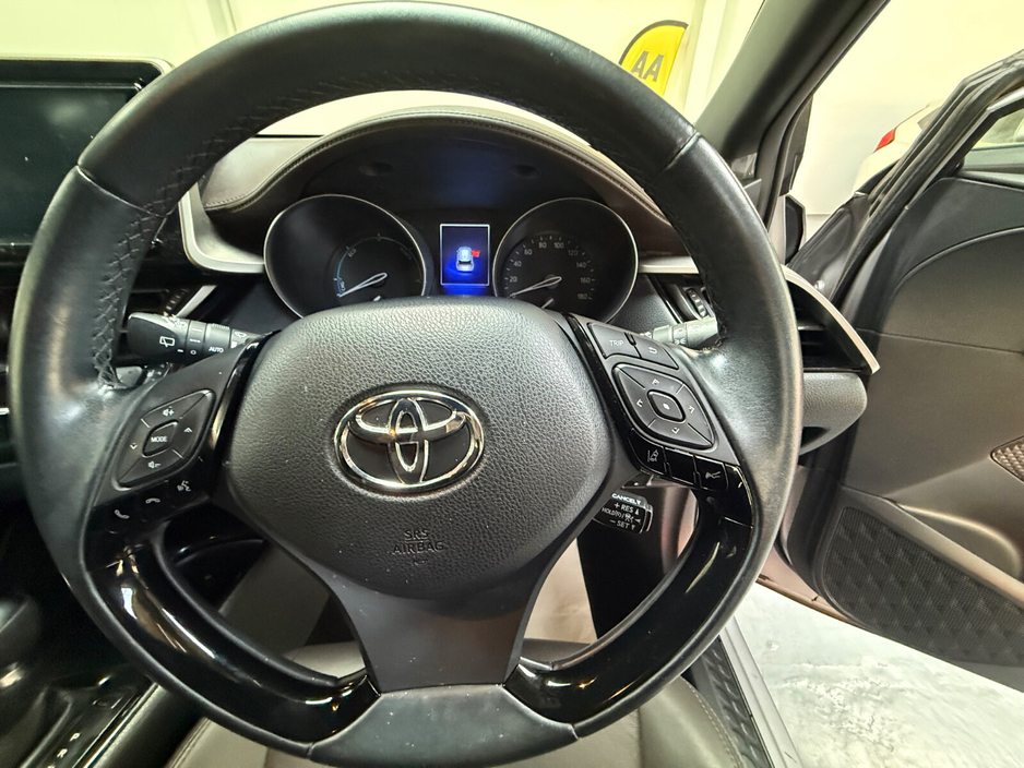 2017 Toyota C-HR - image 10