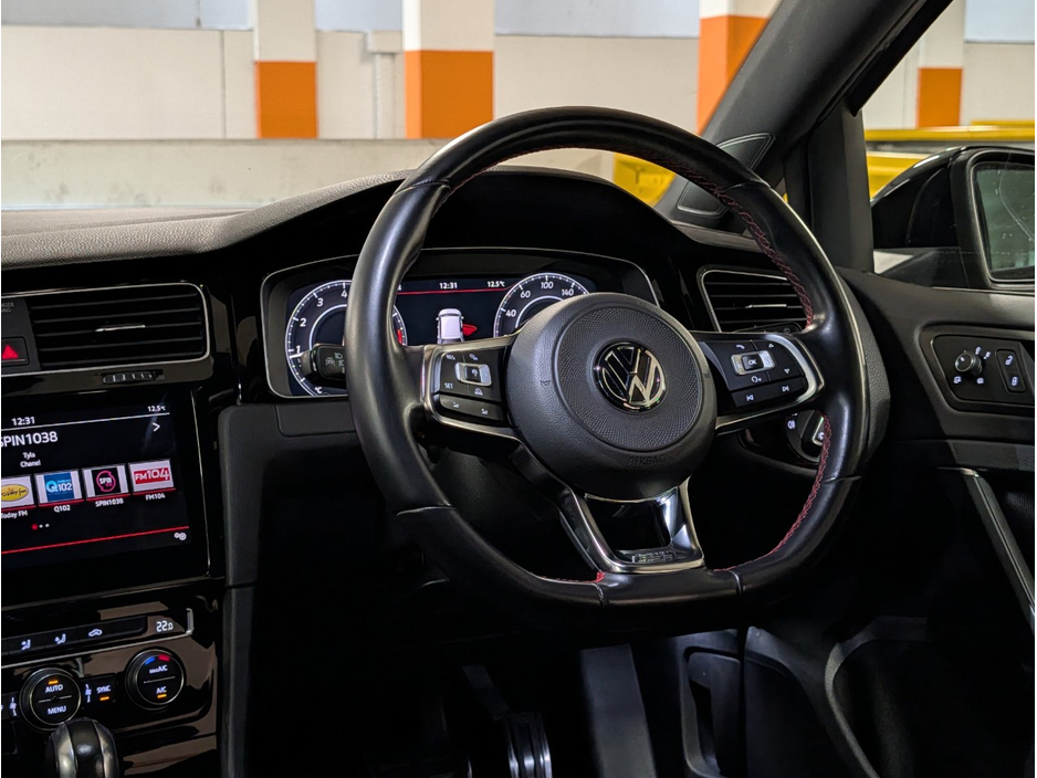 2018 Volkswagen Golf - image 29