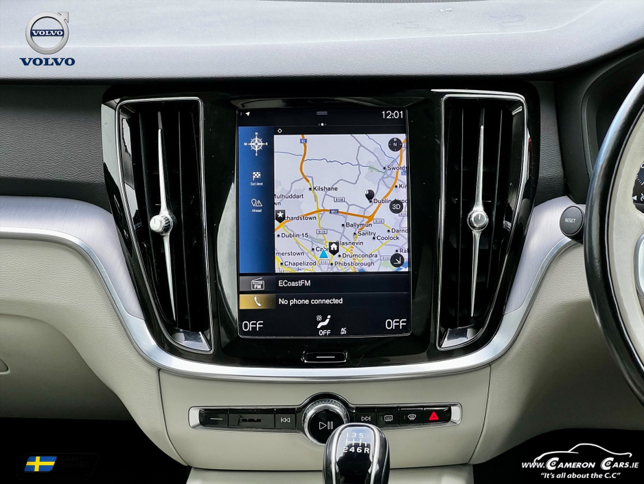 2019 Volvo V60 - image 7