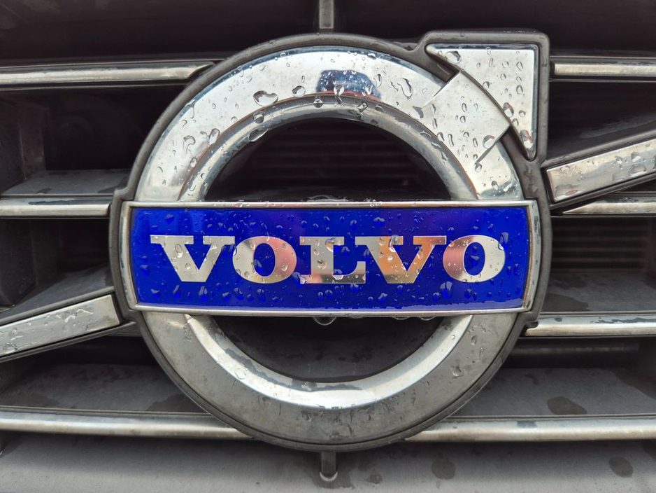 2015 Volvo V60 1.6 PETROL AUTO / LUX SPEC / LOW MILEAGE / TAX €400 (152 REG ) €12,950