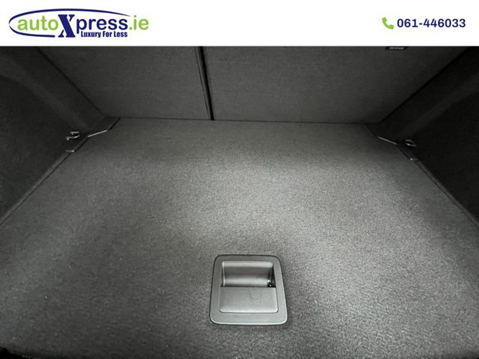 2023 Volkswagen Polo - image 10