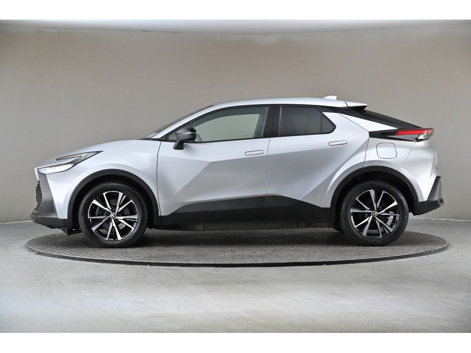 2024 Toyota C-HR - image 5