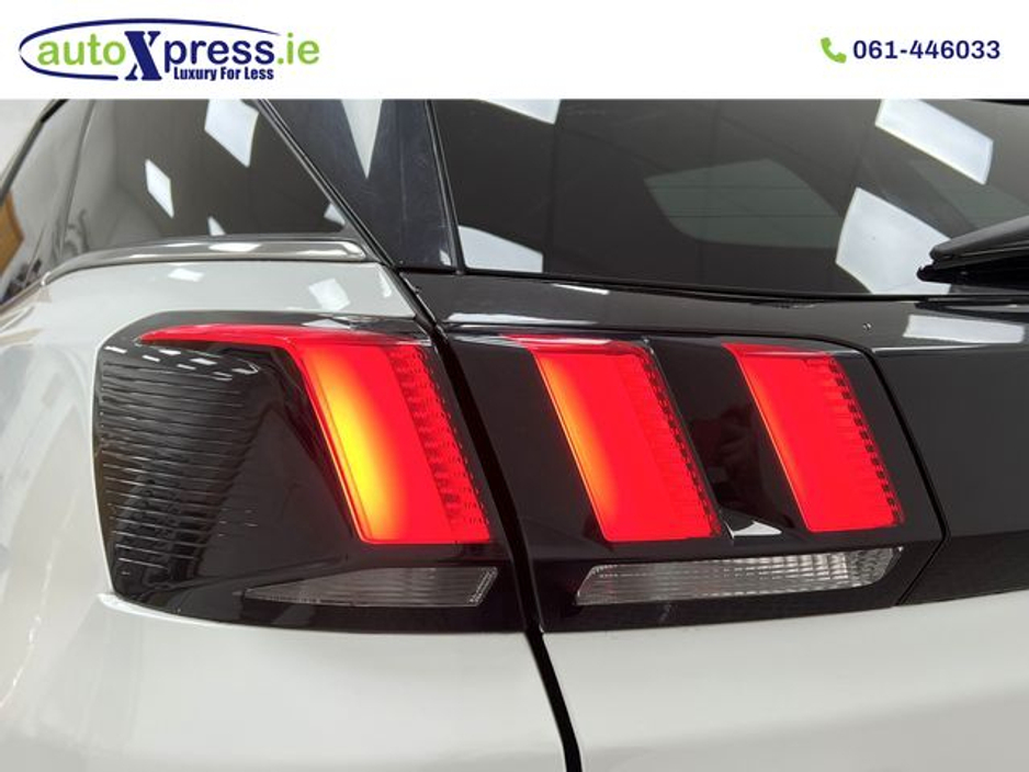 2017 Peugeot 3008 - image 21