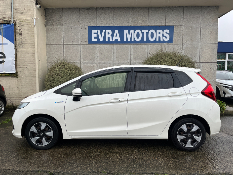 2017 Honda Fit SENSING L AUTOMATIC 1.5 HYBRID //HALF LEATHER SEATS//KEYLESS ENTRY//ADAPTIVE CRUISE CONTROL//REVERSE CAMERA// €12,950