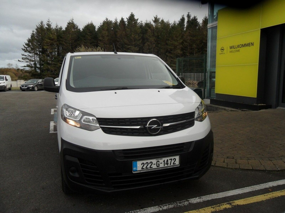 2022 Opel Vivaro - image 2